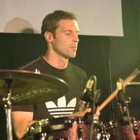 Petr Cech plays the drums with Czech rock band 'Eddie Stoilow' - Photos | Picture 98793